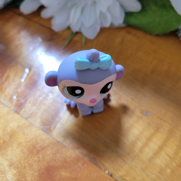 Littlest Pet Shop LPS #2277 Monkey Purple Blue Bow Eyes Baby 2006 - Picture 6 of 12